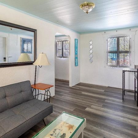אנגלווד Bungalow 1 Minute From The Beach Suite #3 מראה חיצוני תמונה