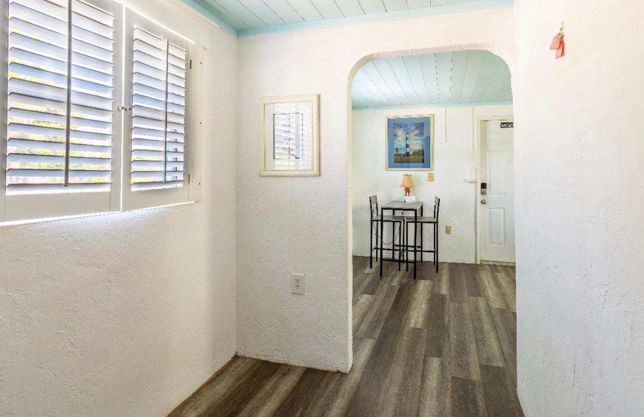 אנגלווד Bungalow 1 Minute From The Beach Suite #3 מראה חיצוני תמונה