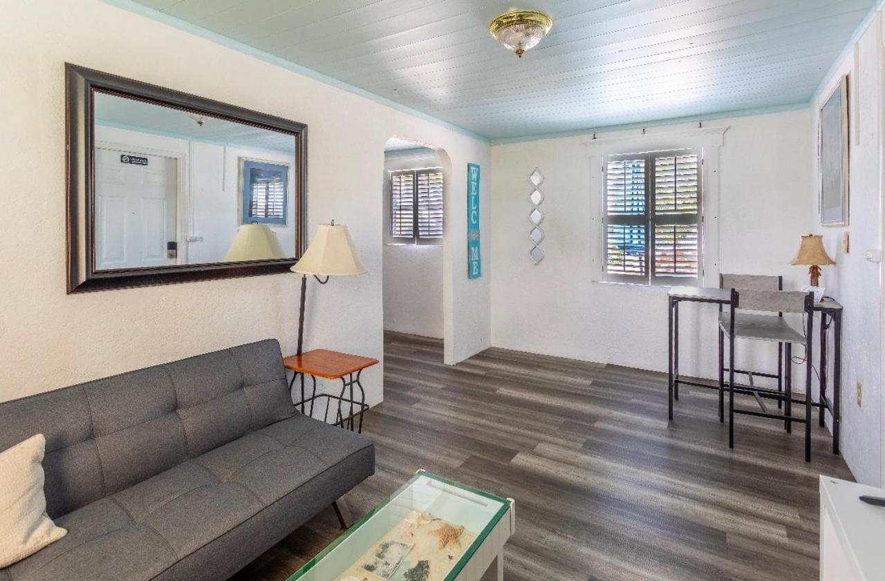 אנגלווד Bungalow 1 Minute From The Beach Suite #3 מראה חיצוני תמונה